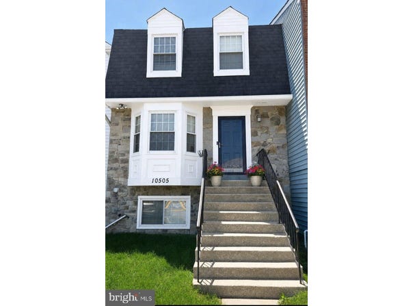 10505 CAMPUS Way S, UPPER MARLBORO, MD 20774