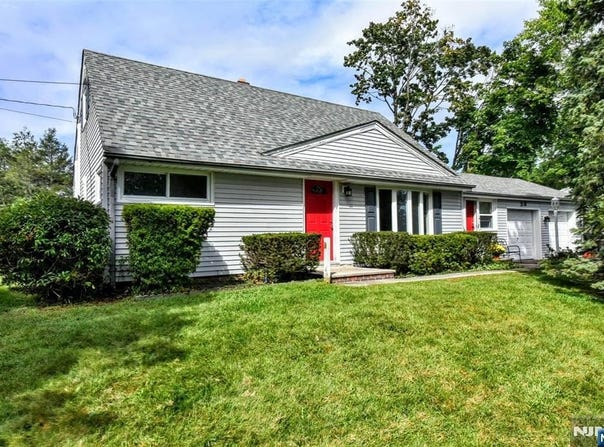 58 Pine, Midland Park, NJ 07432
