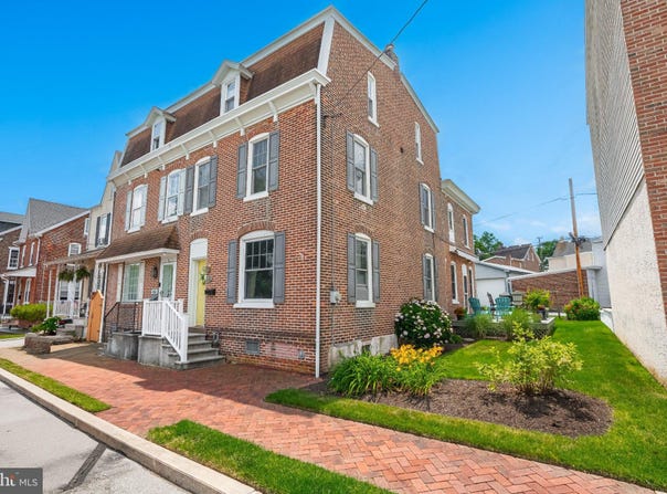 412 RHOADS Avenue, BOYERTOWN, PA 19512