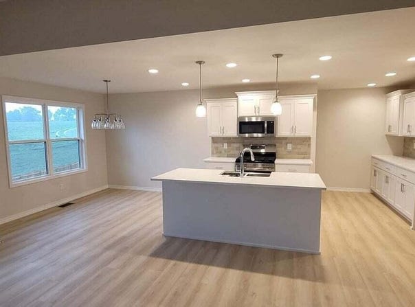 625 W Arbor Glenn Drive, Nixa, MO 65714