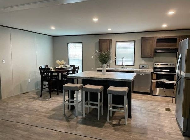 2300 Ward Bend Rd, Sealy, TX 77474