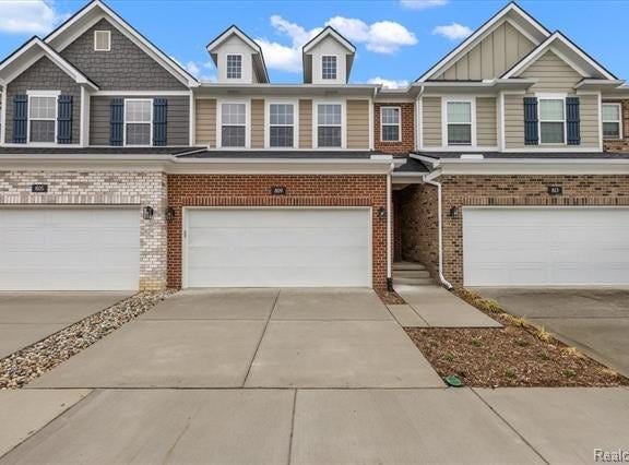 809 Cortland Ln, Troy, MI 48085
