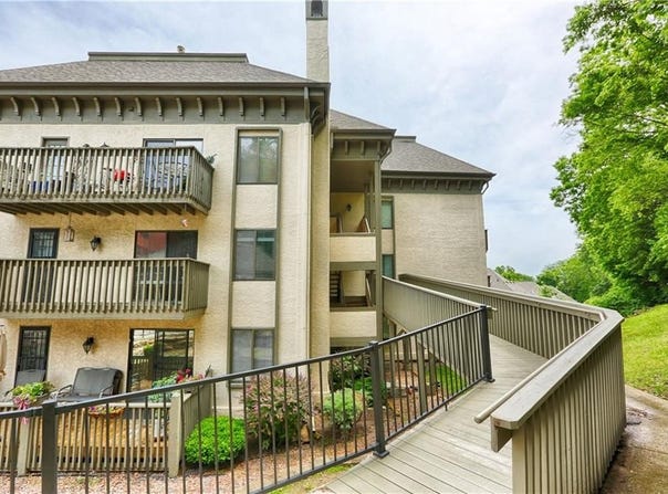 303 E Partridge Avenue, Independence, MO 64055