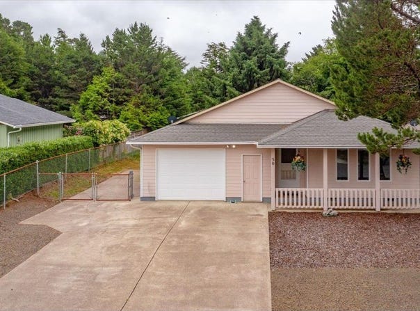 50 PACIFIC St, DepoeBay, OR 97341