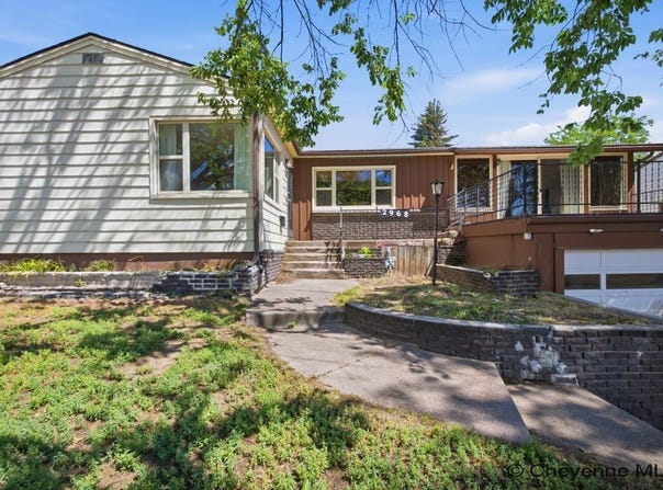 2968 KELLEY DR, Cheyenne, WY 82001