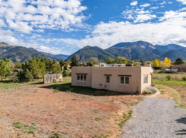 512B Hondo Seco Rd, Arroyo Seco, NM 87514-512