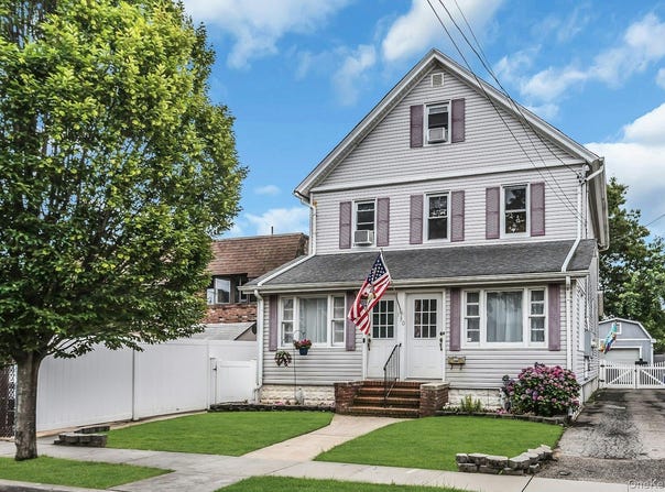130 E Fairview Avenue, Valley Stream, NY 11580