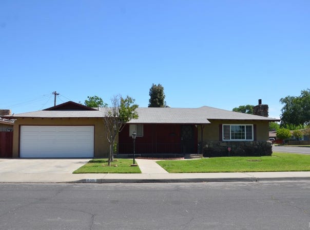 320 Byron Court, Lemoore, CA 93245