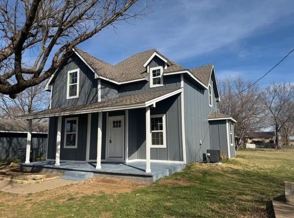 321 S 3rd Avenue, Stroud, OK 74079