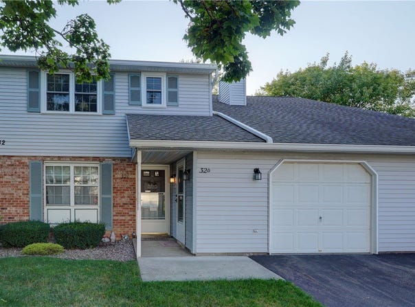 32 Chestnut Ct, Hilton, NY 14468