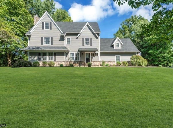 35 Castle Way, Bernards Twp., NJ 07920-1302