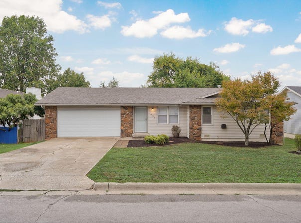 2653 W Blackburn Drive, Springfield, MO 65807
