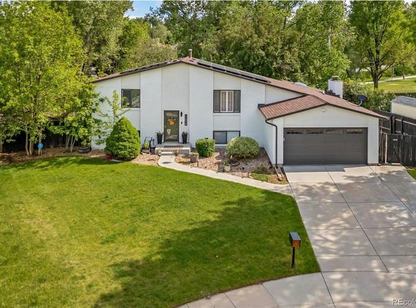 12438 W 70th Pl, Arvada, CO 80004
