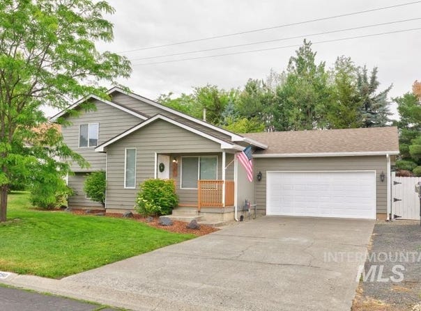 390 Quail Rn, Moscow, ID 83843