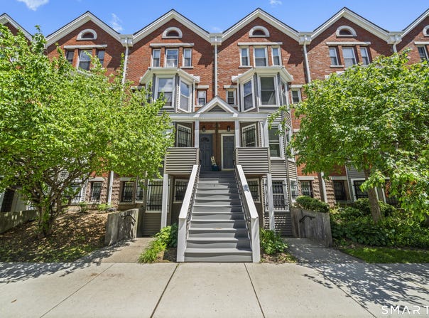 136 Maple Avenue, Hartford, CT 06114