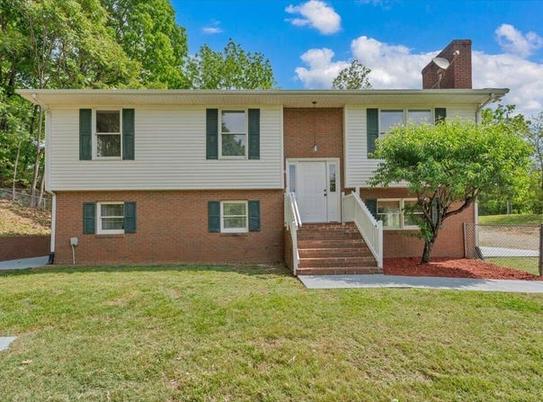 347 Roy Rd, Troutville, VA 24175