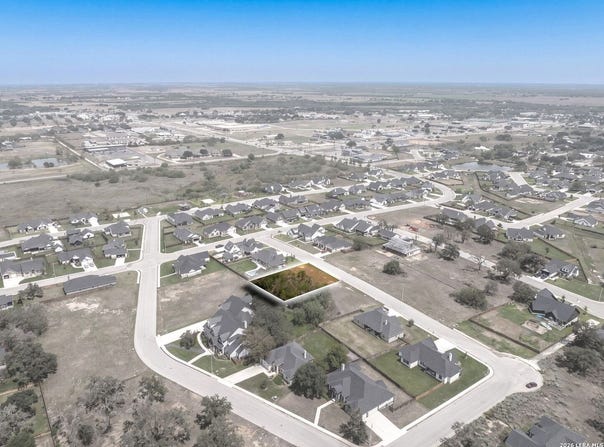 108 Ash Parkway, La Vernia, TX 78121