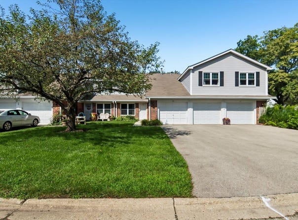 45 Willow Circle, Cary, IL 60013