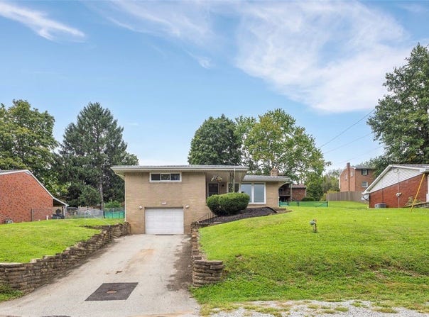 303 Pine Dr, New Stanton, PA 15672