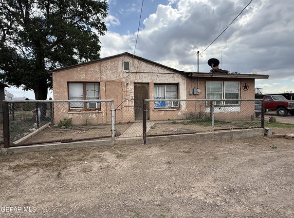 506 E GALVESTON Street, Marfa, TX 79843