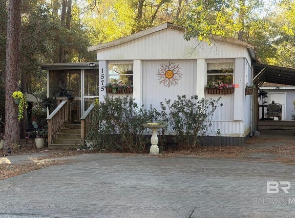 1575 Pensacola Drive, Lillian, AL 36549