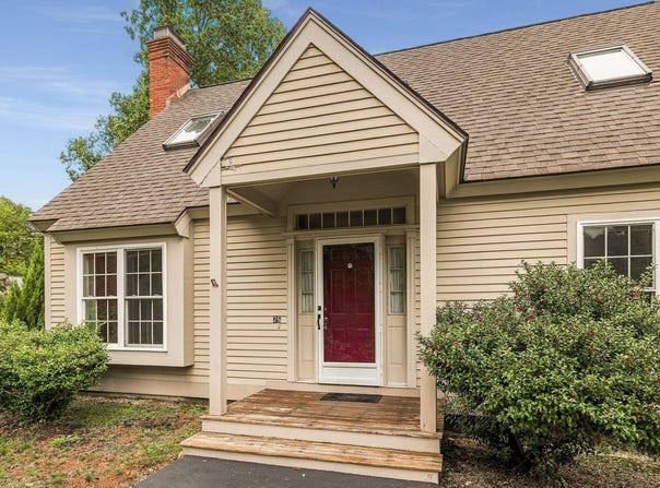 26 Stratham Green, Stratham, NH 03885