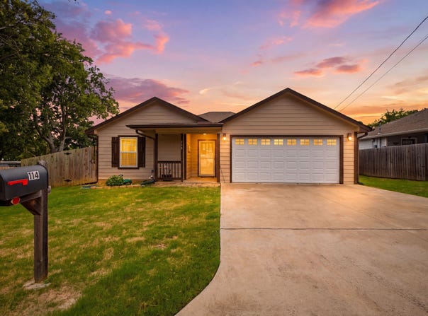 114 Wade Street, Whitesboro, TX 76273