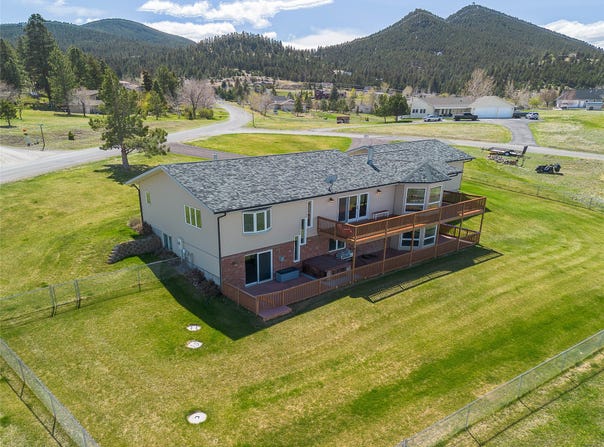 6 Saddle Mountain Drive, Clancy, MT 59634