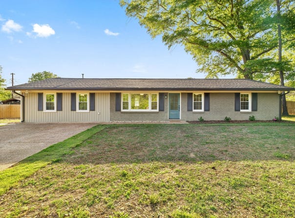 402 Thorne St, Florence, AL 35630