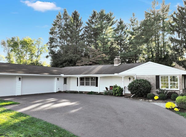 70 FOXCROFT Drive, CAMP HILL, PA 17011