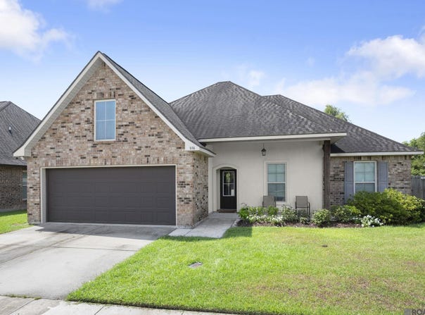 976 Cedar Trail Ave, Zachary, LA 70791