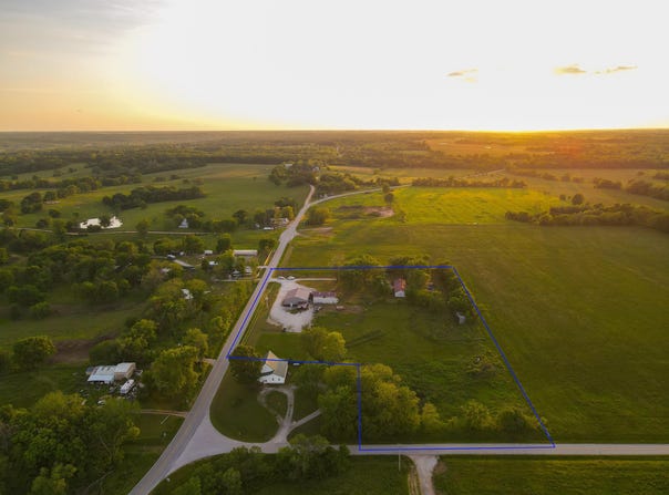6879 State Highway 32, Stockton, MO 65785