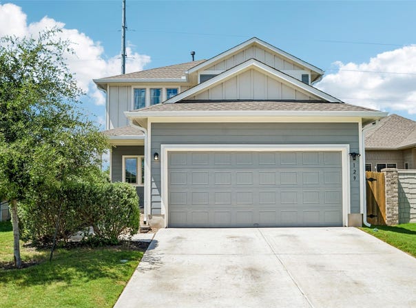 129 Trailstone Dr, Bastrop, TX 78602