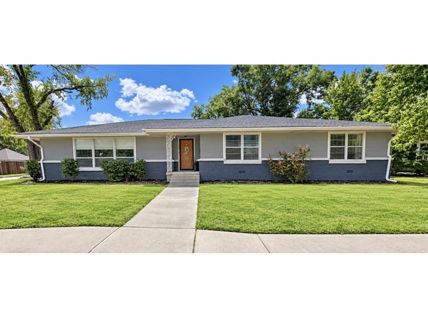 224 E 9th Street, Bonham, TX 75418