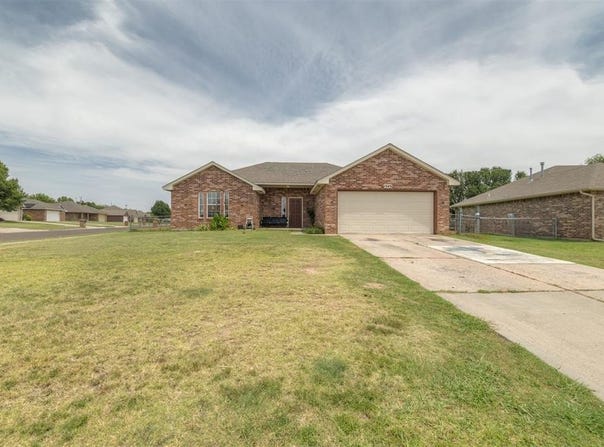 1545 Tudor Drive, Moore, OK 73160