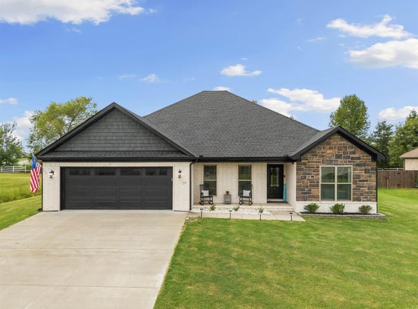 34 Thoroughbred Drive, Vilonia, AR 72173