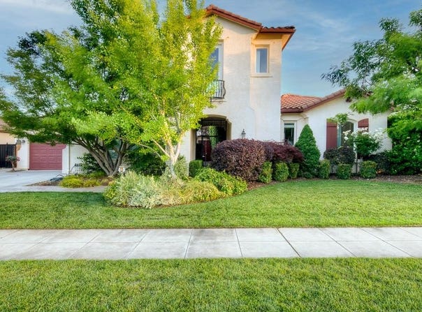 172 Omaha Avenue, Clovis, CA 93619