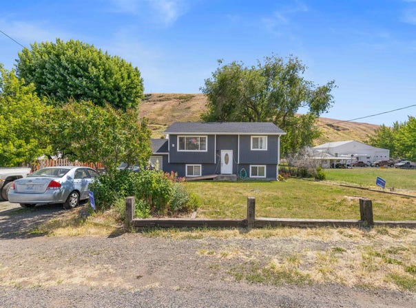2460 State Street, Pomeroy, WA 99347