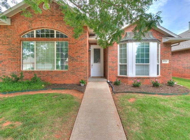 15524 Swallowtail Drive, Edmond, OK 73013