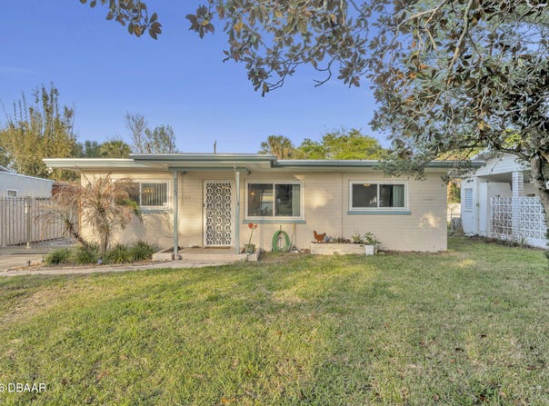 715 Alcazar Avenue, Ormond Beach, FL 32174