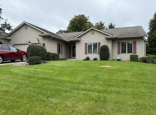 732 Sunnyview Dr, Mount Pleasant, WI 53406