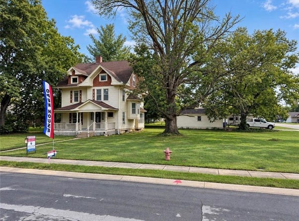 602 W Walnut Street, Grain Valley, MO 64029