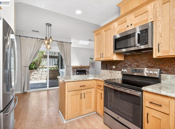 3861 Vine St, Pleasanton, CA 94566