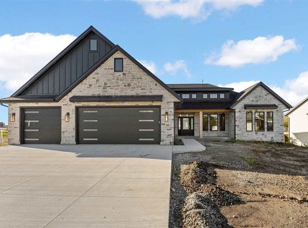 501 Whitetail Ln, Tiffin, IA 52340
