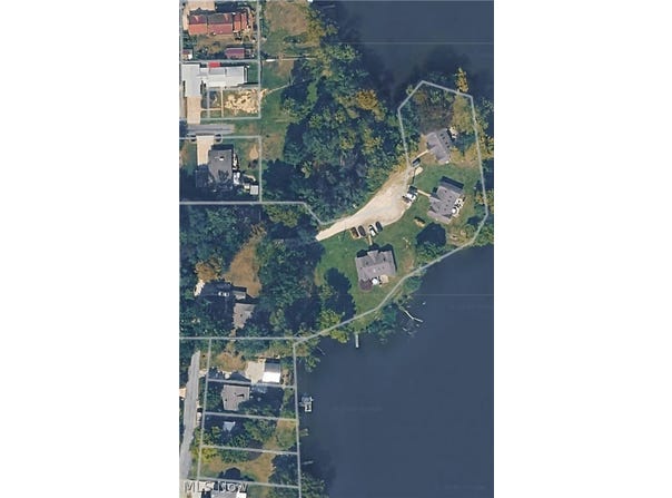 143 Durling Drive, Wadsworth, OH 44281