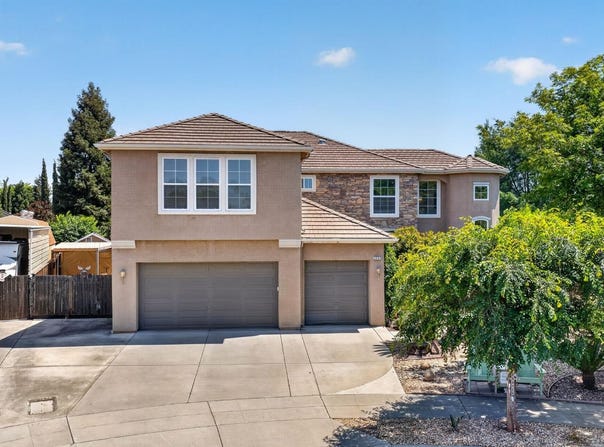 3084 Rall Avenue, Clovis, CA 93619