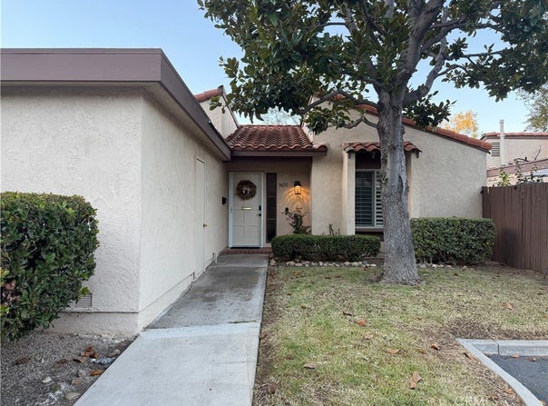5651 E Plaza De Santos, Anaheim, CA 92807