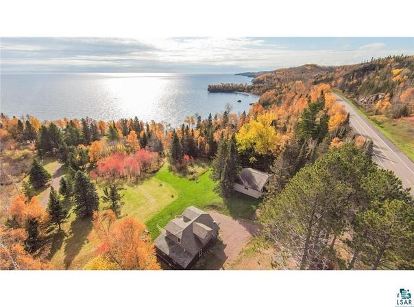 6076 Highway 61, Silver Bay, MN 55614
