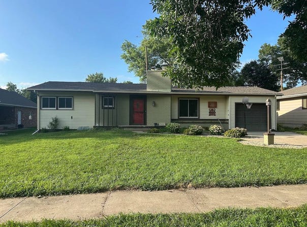 520 Eads Ave, Hebron, NE 68370