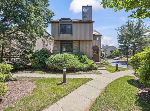 89 Diamond Lane, Old Bridge, NJ 08857